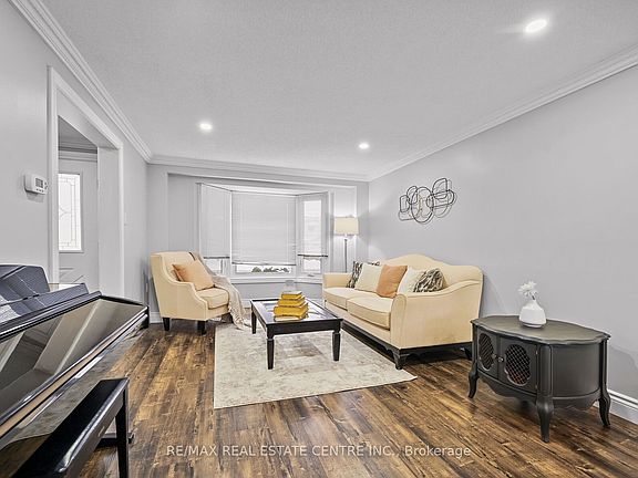 5th image of 84 Viscount Rd