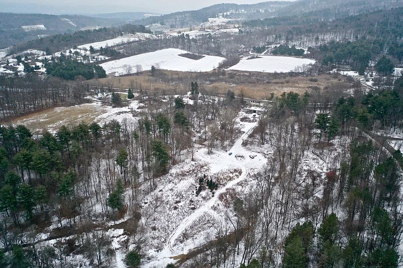 2nd image of LOUMAR Lane