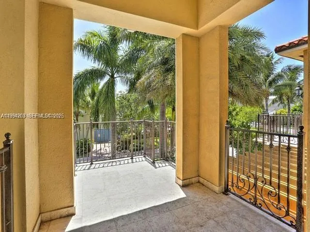 592 Fernwood Rd — Photo 18