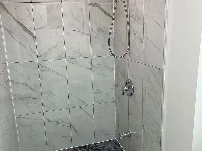 98 Frontenac Ave #1 — Photo 25