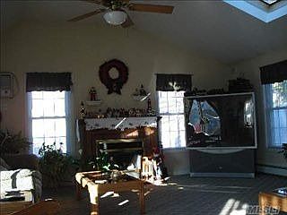 2nd image of 16 Lacebark Ln