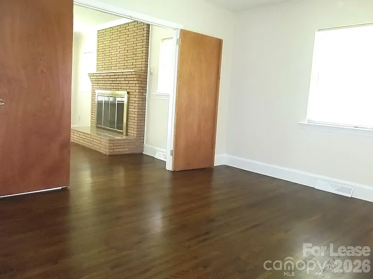 1425 Academy St — Photo 9