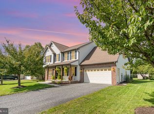 29 Hickory Ln, Littlestown, PA 17340