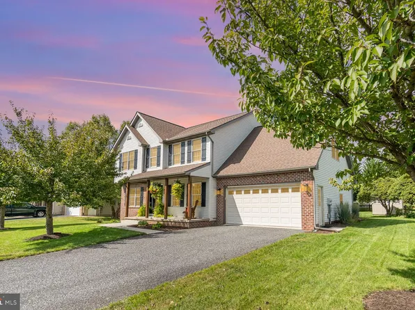 29 Hickory Ln, Littlestown, PA 17340