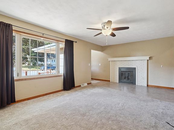 3rd image of 1524 1st Ave E