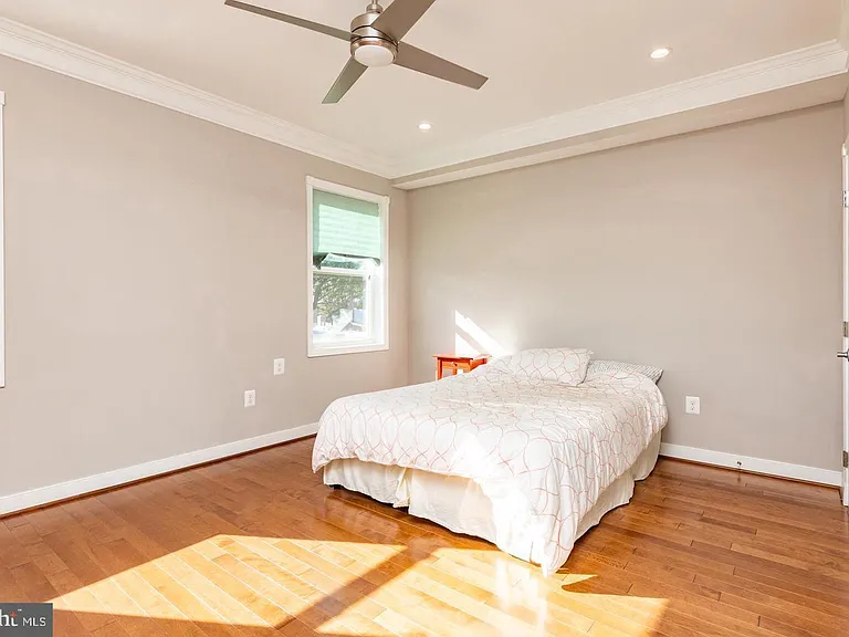 59 R St NE #2 — Photo 14