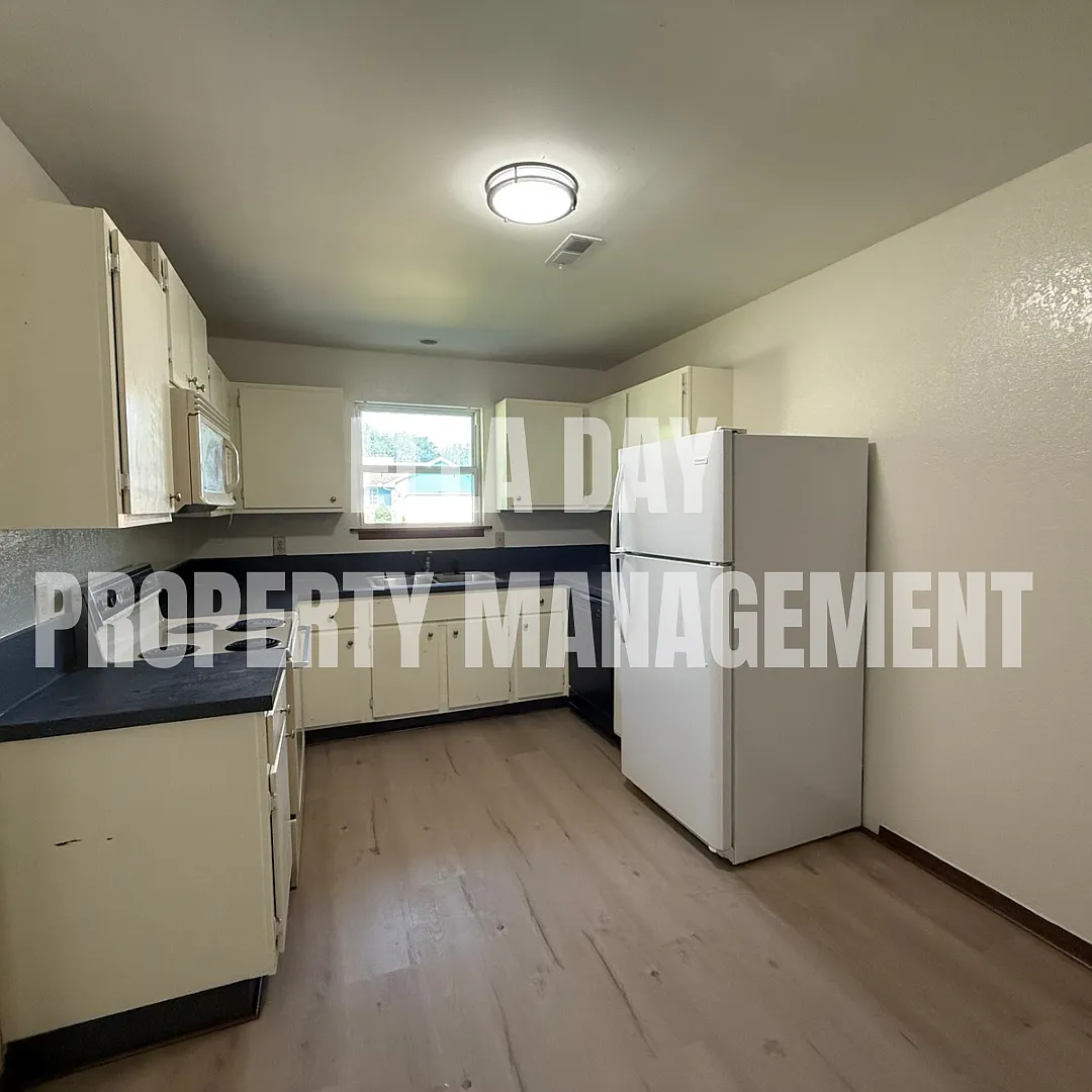 3120 N Applewood Dr — Photo 4