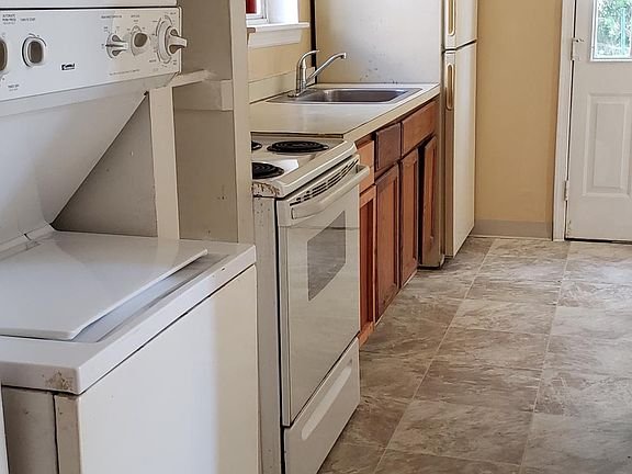 2nd image of 816 Maryland Ave #1