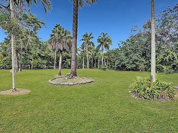 5th image of 14270 SW 20th St