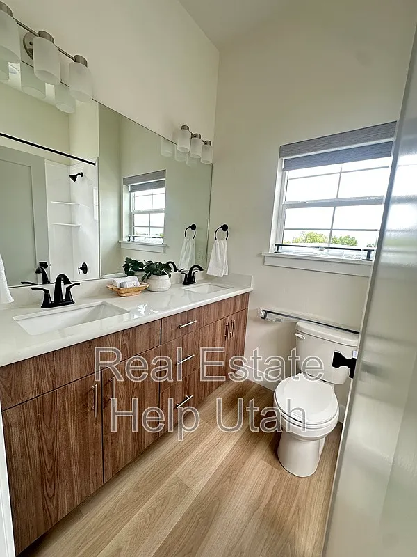 2 bed, 2.5 bath, 1400 sqft, $2,195 — Photo 2
