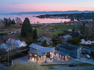 3875 Cadboro Bay Rd, Saanich, BC
