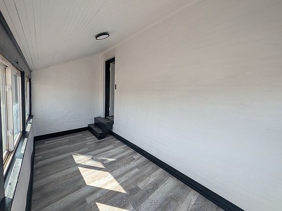 2nd image of 701 W 13th St #B
