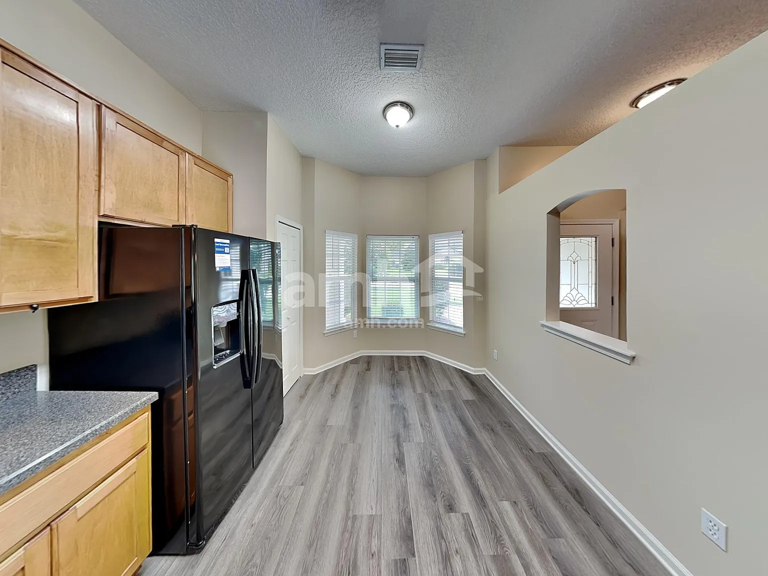 4 bed, 3.0 bath, 2144 sqft, $2,360 — Photo 4