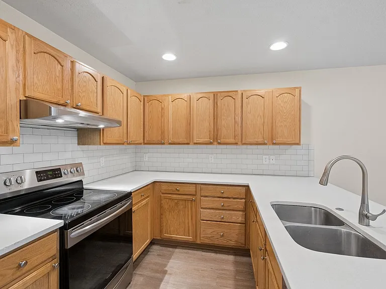 Roberts Court Townhomes — Photo 70