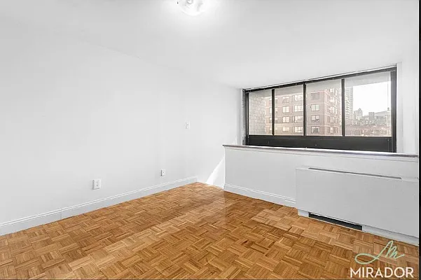 Rented by Mirador Real Estate | media 21