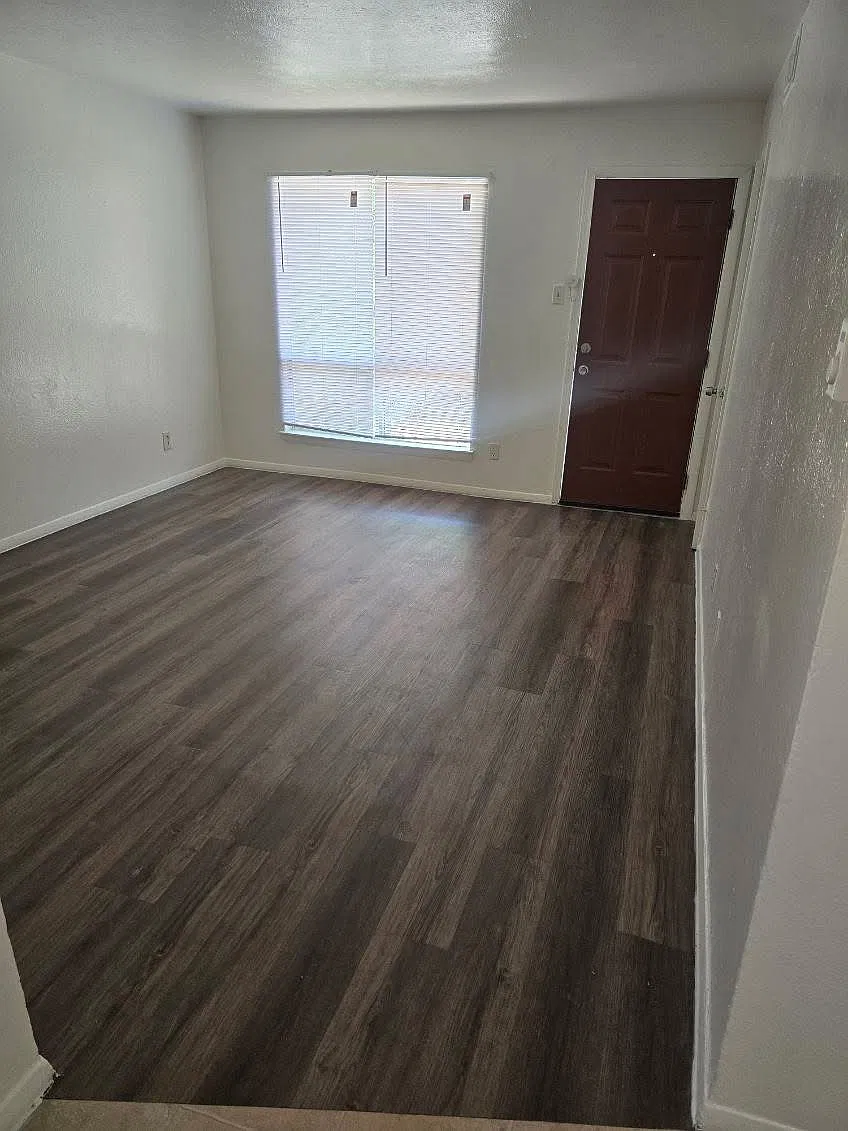 Meadows Apartments — Photo 4