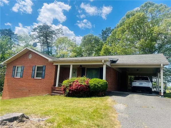 505 Belvue Dr, Mount Airy, NC 27030