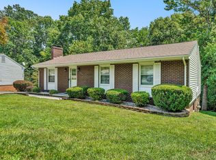 5550 Deer Park Dr, Roanoke, VA 24019