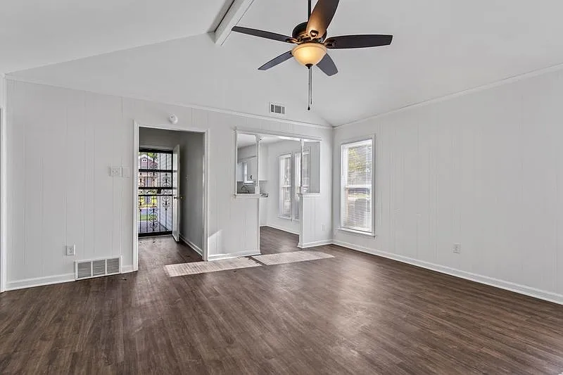 Stylish 3-Bedroom Home with Fenced Backyard & Modern Touches — Photo 4