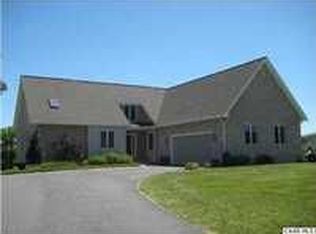 131 Hampton Dr, Stuarts Draft, VA 24477