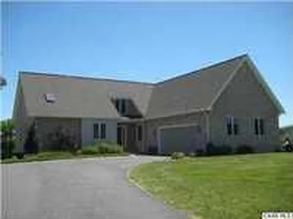 131 Hampton Dr, Stuarts Draft, VA 24477