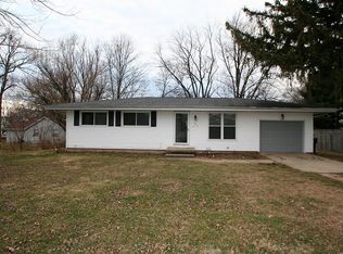 206 S Main St, Mackinaw, IL