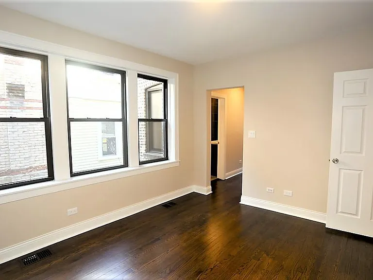 4447 N Rockwell St #1 — Photo 12