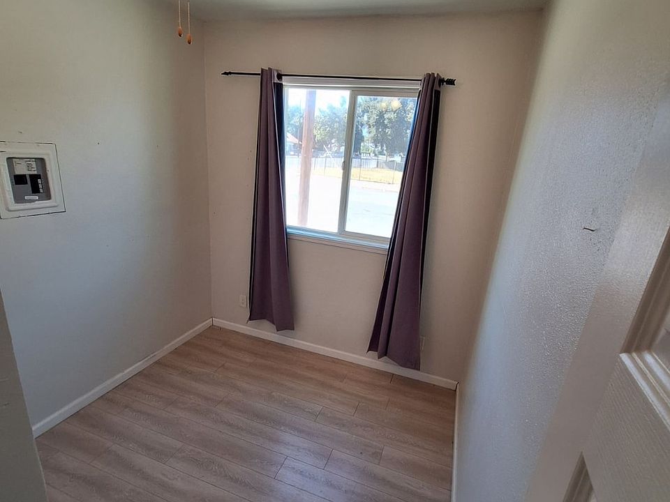1st image of 995 N D St