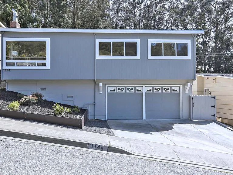 1144 Valencia Way — Photo 1