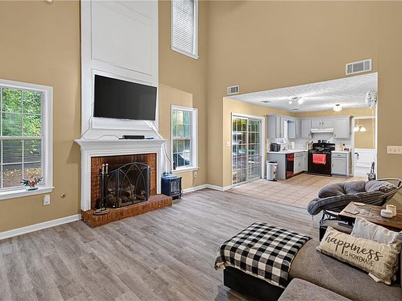 2nd image of 855 Underhill Ct