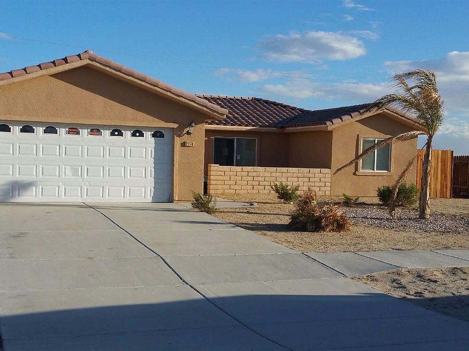 2nd image of 2278 Quemado Ave