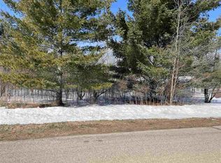 5 Huntington Cir, Gladwin, MI 48624