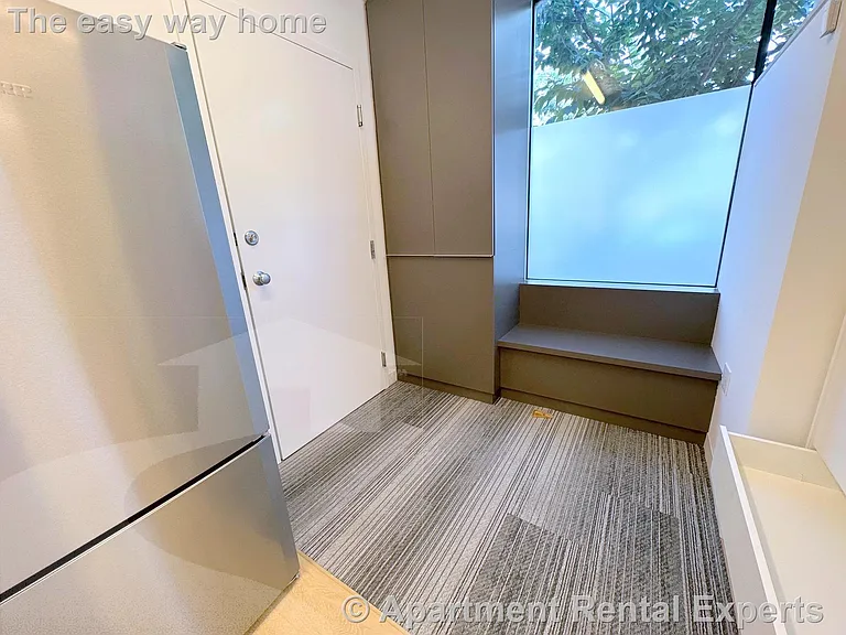 27 Warren St #1 — Photo 9