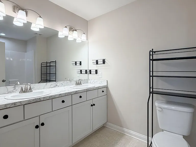1140 Orchard Dr — Photo 7