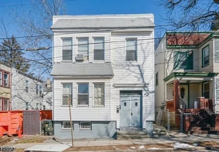 38 W Avon Ave — Photo 1