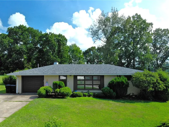 5021 Bateman Ln, Jeannette, PA 15644