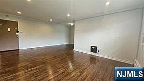 1 bed, 1.0 bath, $2,200 — Photo 3