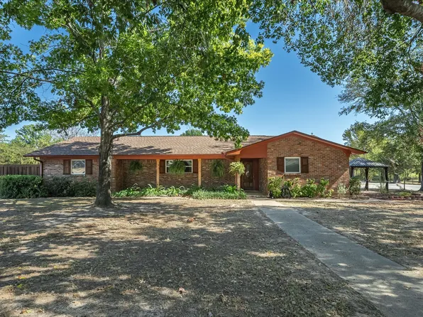 689 S Oak St, Van, TX 75790