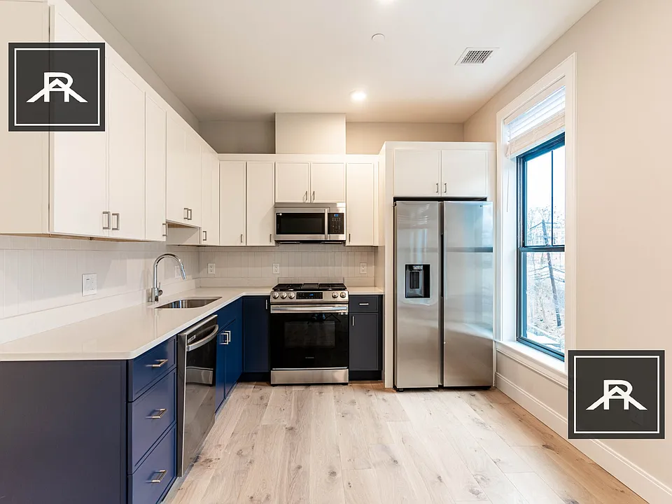 159 Everett St #301