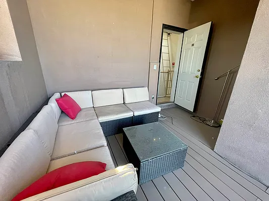 Rented by Compass | media 21