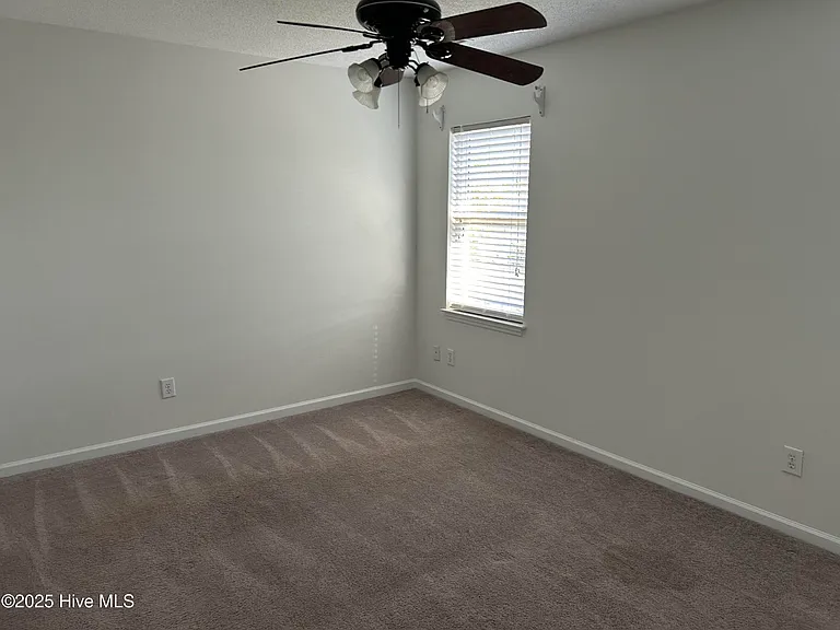 3008 Tandem Ct — Photo 9