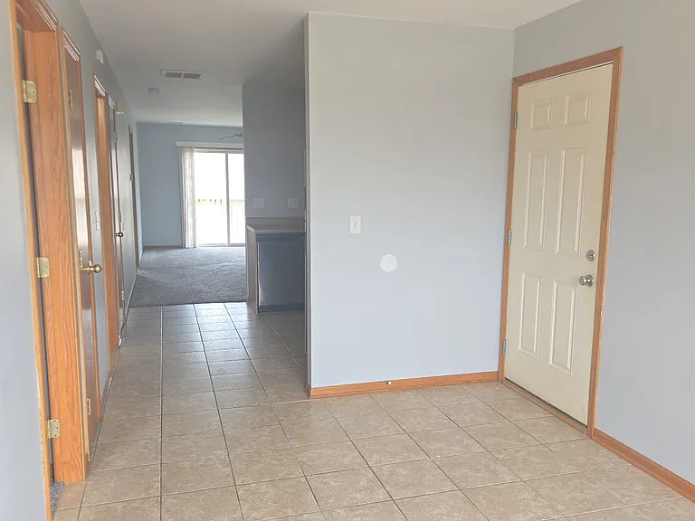 1000 Bratton Ave #7 — Photo 2