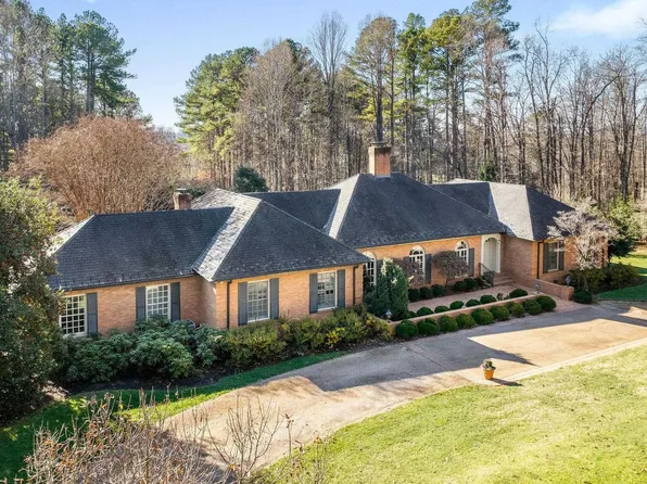 1520 Garth Gate Ln, Charlottesville, VA 22901