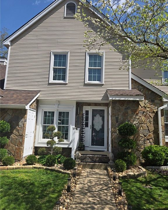 1st image of 4904 Carlisle Mews