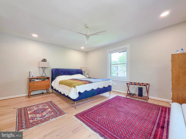 302 E Custis Ave #A — Photo 15