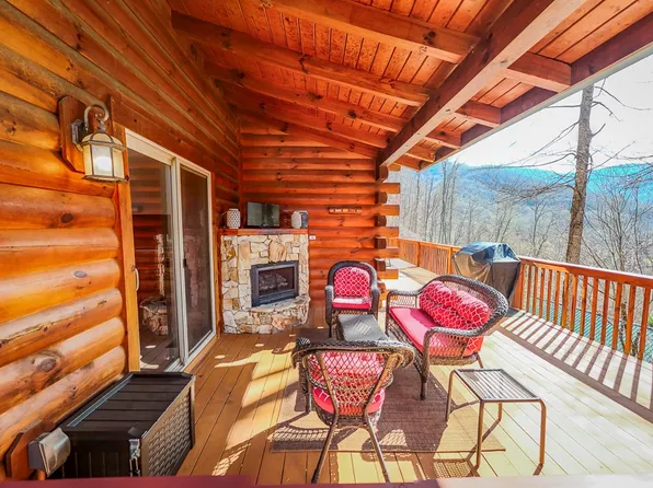 112 Mountain Range Drive, Whittier, NC 28789