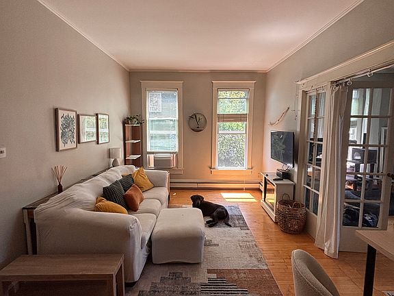 3rd image of 417 N Durkee St #8