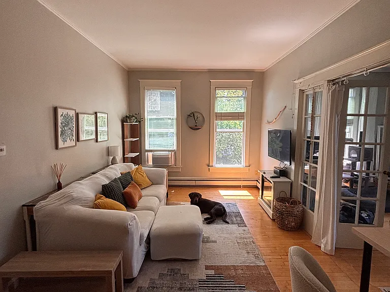 417 N Durkee St #8 — Photo 3