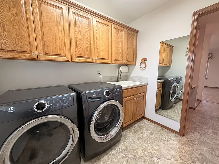 364 SE Davis Ct #364 — Photo 18