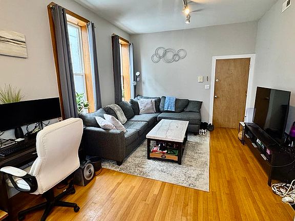 2nd image of 1368 W Evergreen Ave APT 2M